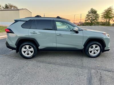 2021 Toyota RAV4 XLE   - Photo 4 - Manassas, VA 20110