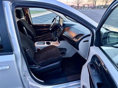 2012 Dodge Grand Caravan SXT   - Photo 13 - Manassas, VA 20110