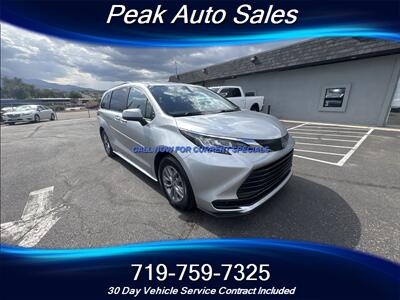 2022 Toyota Sienna LE 8-Passenger Minivan