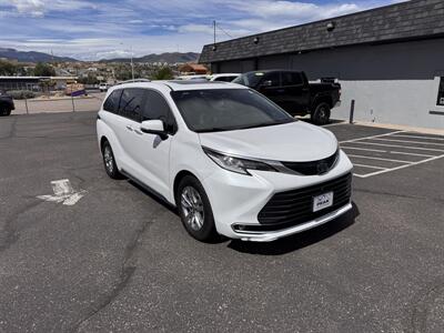 2022 Toyota Sienna Limited 7-Passenger Minivan