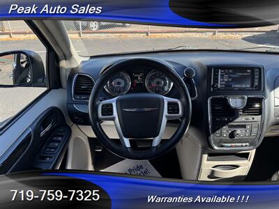 2016 Chrysler Town and Country Touring   - Photo 14 - Colorado Springs, CO 80907