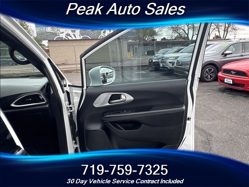2018 Chrysler Pacifica Touring L - Photo 34 - Colorado Springs, CO 80907