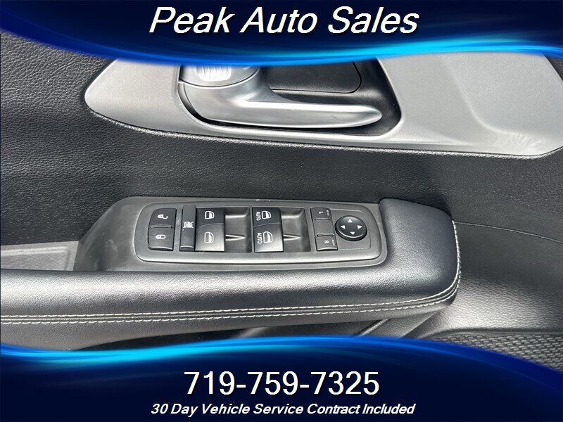 2018 Chrysler Pacifica Touring L - Photo 10 - Colorado Springs, CO 80907