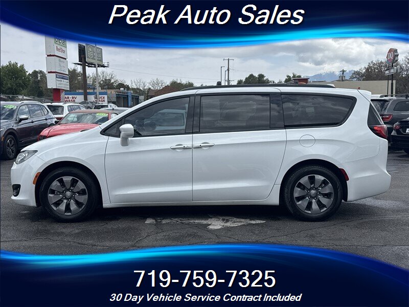 2018 Chrysler Pacifica Touring L - Photo 4 - Colorado Springs, CO 80907