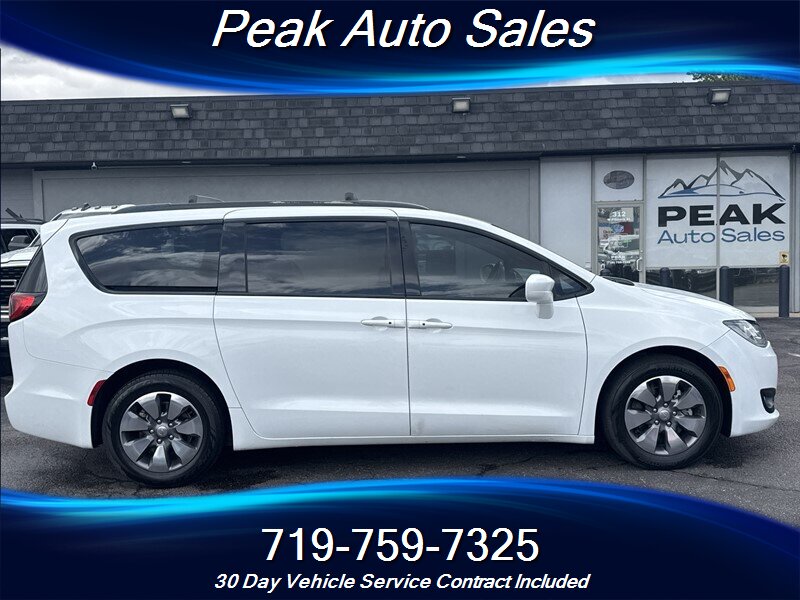 2018 Chrysler Pacifica Touring L - Photo 8 - Colorado Springs, CO 80907