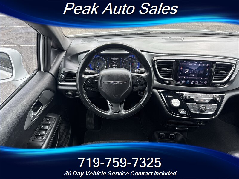 2018 Chrysler Pacifica Touring L - Photo 13 - Colorado Springs, CO 80907