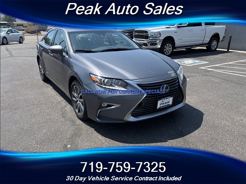 2017 Lexus ES 350 300h's photo