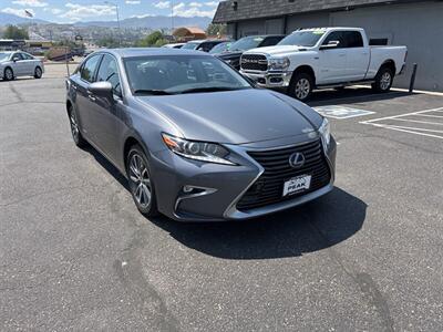 2017 Lexus ES 300h Sedan