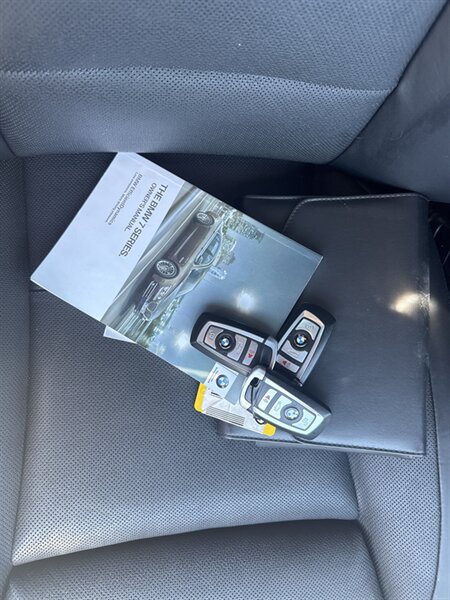 2015 BMW 750i xDrive - Photo 38 - Colorado Springs, CO 80907