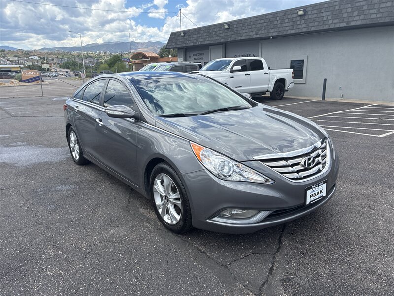 2012 Hyundai SONATA Limited  