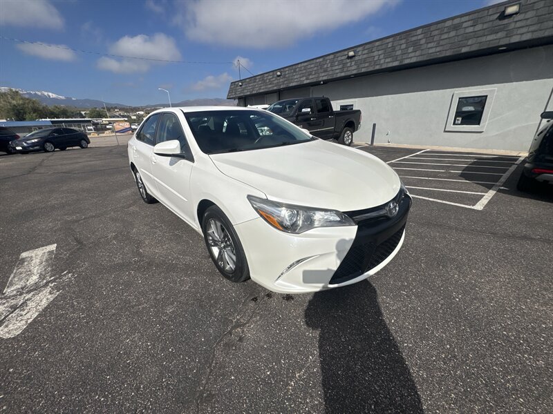 2017 Toyota Camry SE  