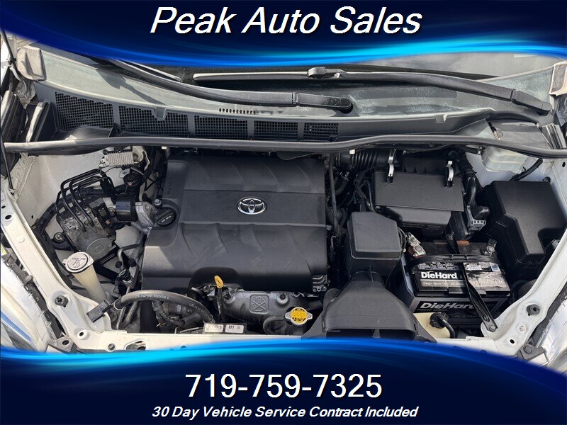 2015 Toyota Sienna Limited Premium 7-Passenger - Photo 11 - Colorado Springs, CO 80907
