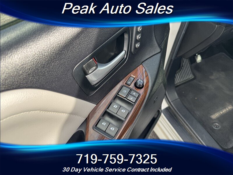 2015 Toyota Sienna Limited Premium 7-Passenger - Photo 13 - Colorado Springs, CO 80907