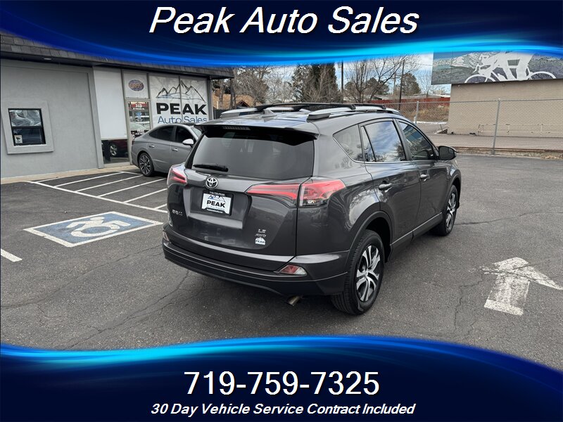 2018 Toyota RAV4 LE - Photo 7 - Colorado Springs, CO 80907
