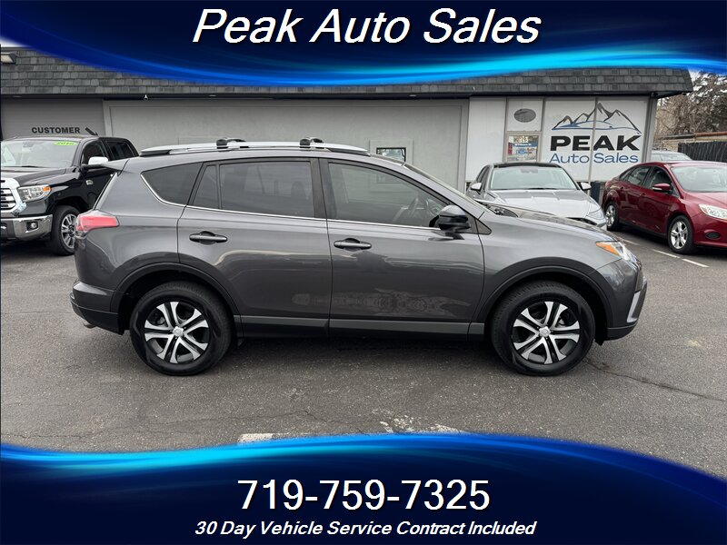 2018 Toyota RAV4 LE - Photo 8 - Colorado Springs, CO 80907