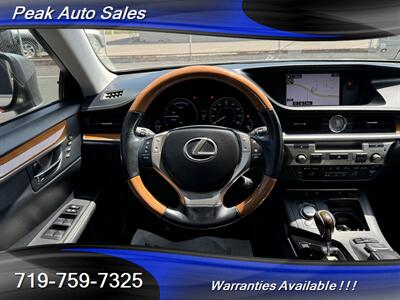 2015 Lexus ES 300h   - Photo 18 - Colorado Springs, CO 80907