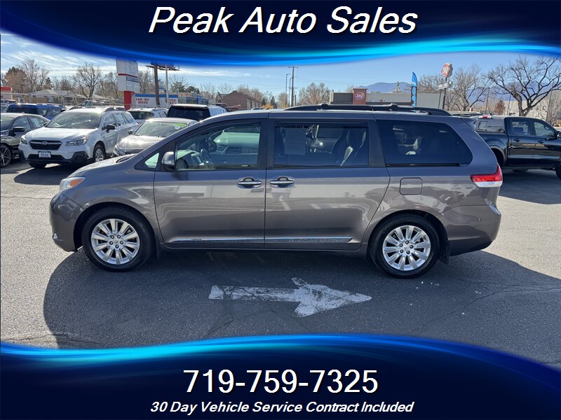 2013 Toyota Sienna Limited photo 2