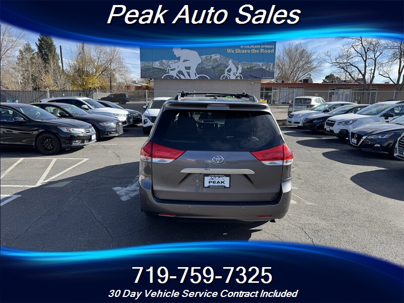 2013 Toyota Sienna Limited photo 4