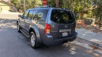 2005 Nissan Pathfinder SE Off Road   - Photo 9 - Canyon Country, CA 91351