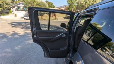 2005 Nissan Pathfinder SE Off Road   - Photo 52 - Canyon Country, CA 91351