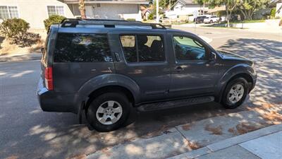 2005 Nissan Pathfinder SE Off Road   - Photo 12 - Canyon Country, CA 91351