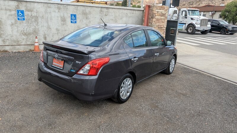 2015 Nissan Versa 1.6 SV - Photo 10 - Canyon Country, CA 91351