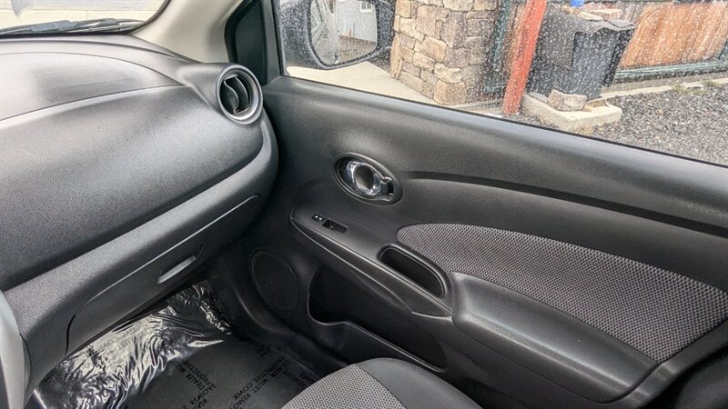 2015 Nissan Versa 1.6 SV - Photo 37 - Canyon Country, CA 91351