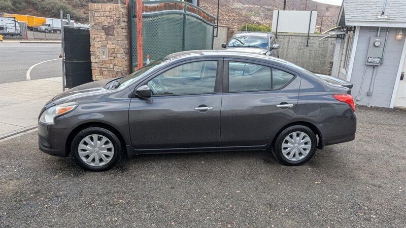 2015 Nissan Versa 1.6 SV - Photo 5 - Canyon Country, CA 91351