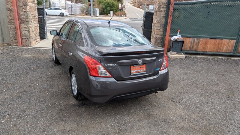 2015 Nissan Versa 1.6 SV - Photo 8 - Canyon Country, CA 91351