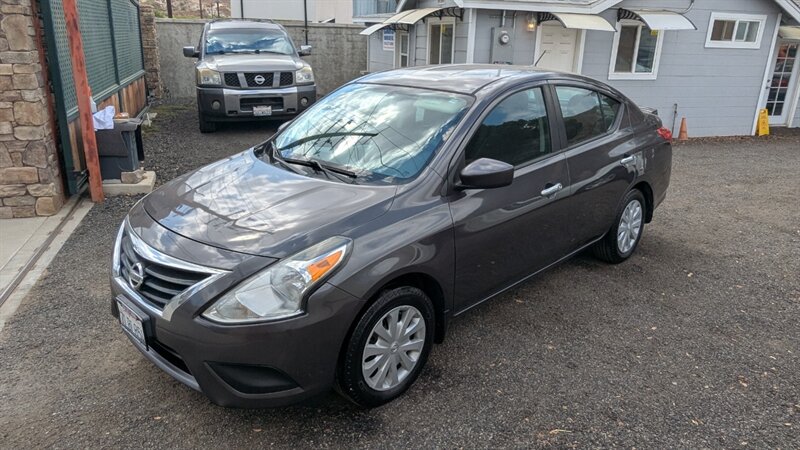 2015 Nissan Versa 1.6 SV - Photo 2 - Canyon Country, CA 91351