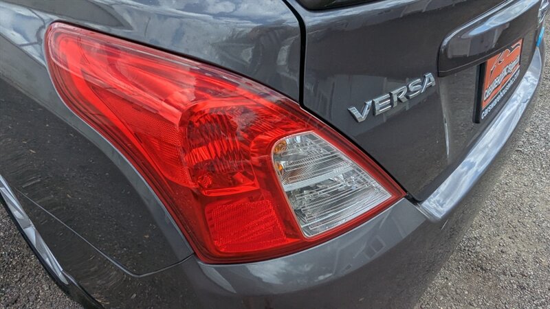 2015 Nissan Versa 1.6 SV - Photo 18 - Canyon Country, CA 91351