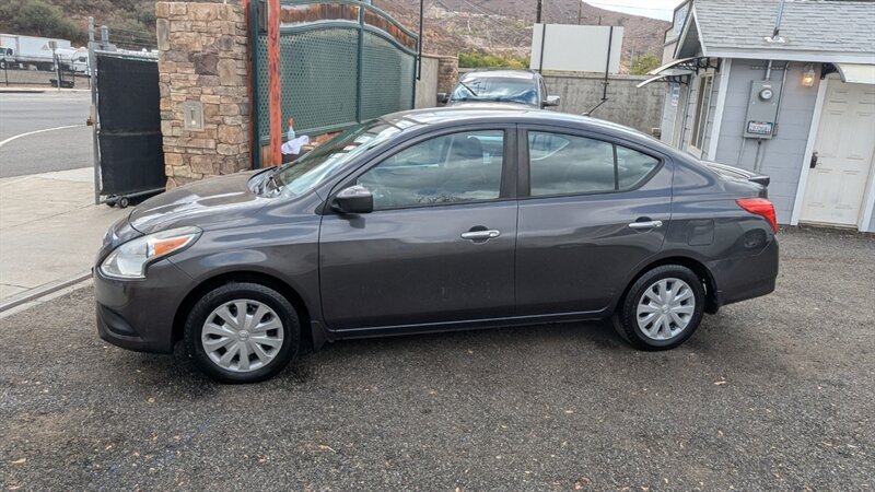 2015 Nissan Versa 1.6 SV - Photo 4 - Canyon Country, CA 91351