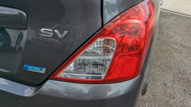 2015 Nissan Versa 1.6 SV - Photo 19 - Canyon Country, CA 91351