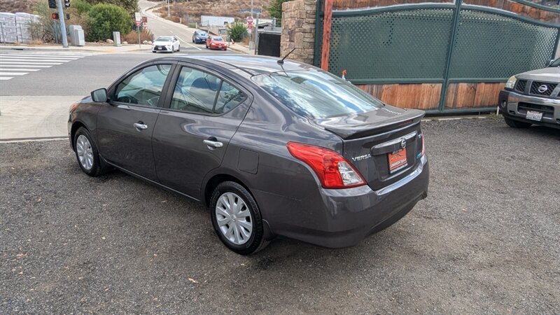 2015 Nissan Versa 1.6 SV - Photo 7 - Canyon Country, CA 91351