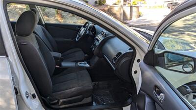 2011 Nissan Altima 2.5   - Photo 12 - Canyon Country, CA 91351