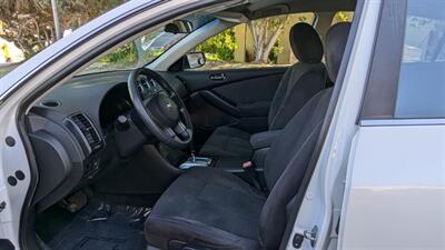 2011 Nissan Altima 2.5   - Photo 9 - Canyon Country, CA 91351