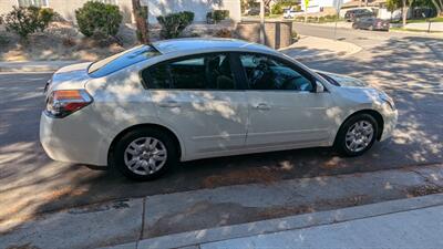 2011 Nissan Altima 2.5   - Photo 7 - Canyon Country, CA 91351