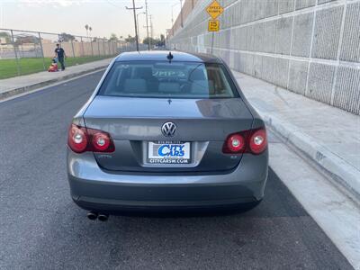 2005 Volkswagen Jetta 2.5   - Photo 8 - Canyon Country, CA 91351