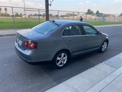 2005 Volkswagen Jetta 2.5   - Photo 9 - Canyon Country, CA 91351