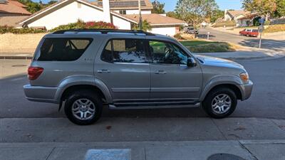 2005 Toyota Sequoia SR5   - Photo 11 - Canyon Country, CA 91351