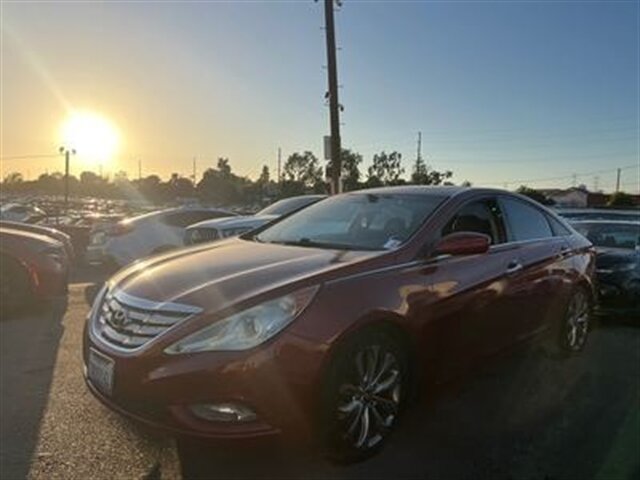 2013 Hyundai SONATA SE   - Photo 1 - Canyon Country, CA 91351