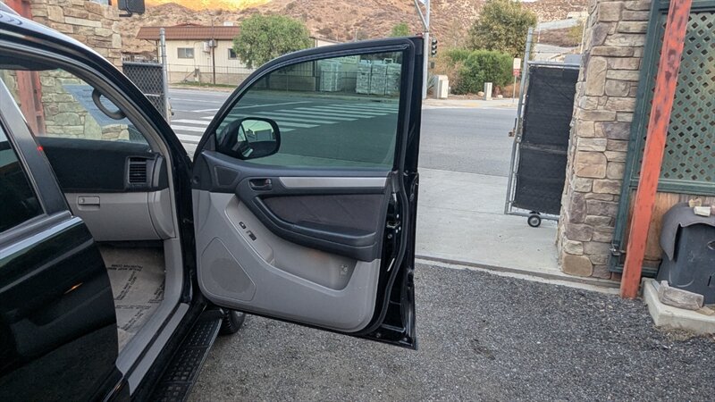2004 Toyota 4Runner SR5 - Photo 47 - Canyon Country, CA 91351