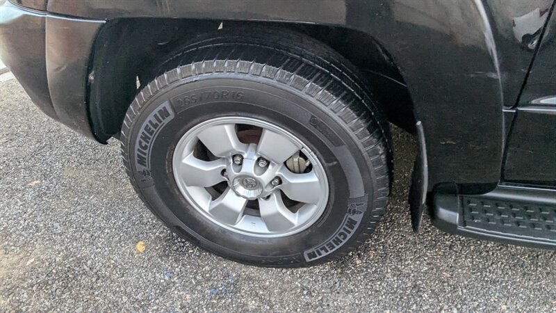 2004 Toyota 4Runner SR5 - Photo 13 - Canyon Country, CA 91351