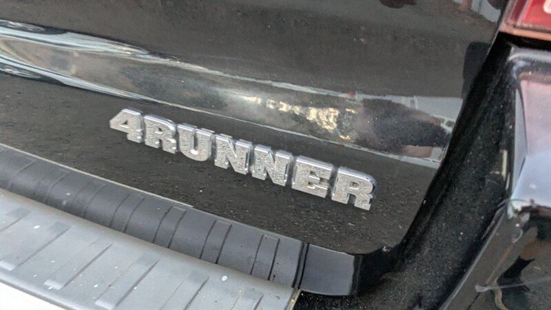 2004 Toyota 4Runner SR5 - Photo 16 - Canyon Country, CA 91351