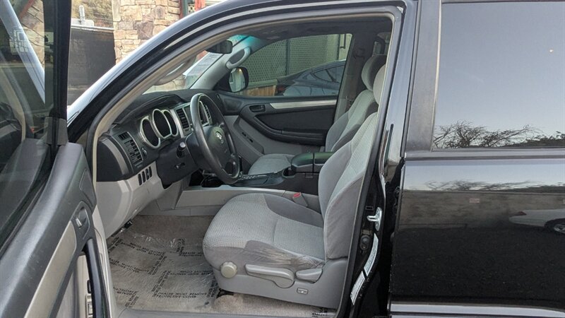 2004 Toyota 4Runner SR5 - Photo 19 - Canyon Country, CA 91351