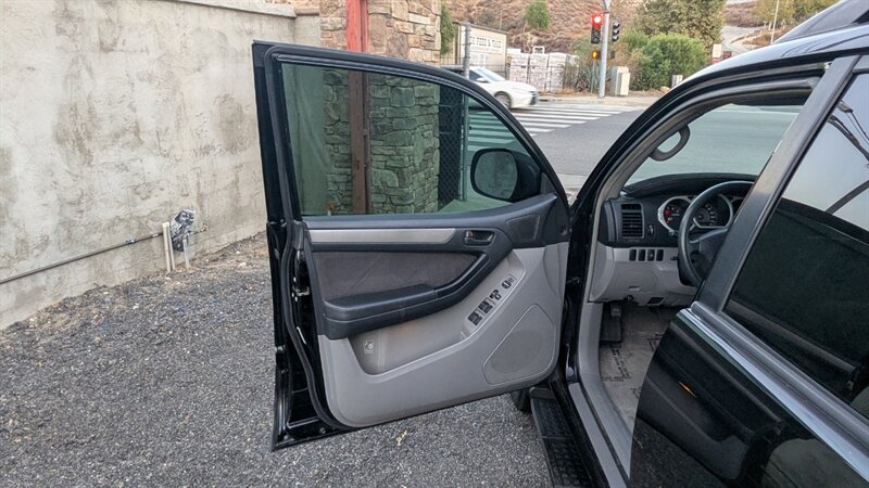 2004 Toyota 4Runner SR5 - Photo 44 - Canyon Country, CA 91351