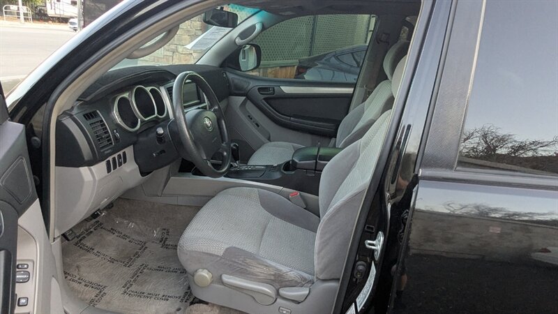 2004 Toyota 4Runner SR5 - Photo 18 - Canyon Country, CA 91351