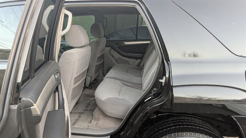 2004 Toyota 4Runner SR5 - Photo 25 - Canyon Country, CA 91351