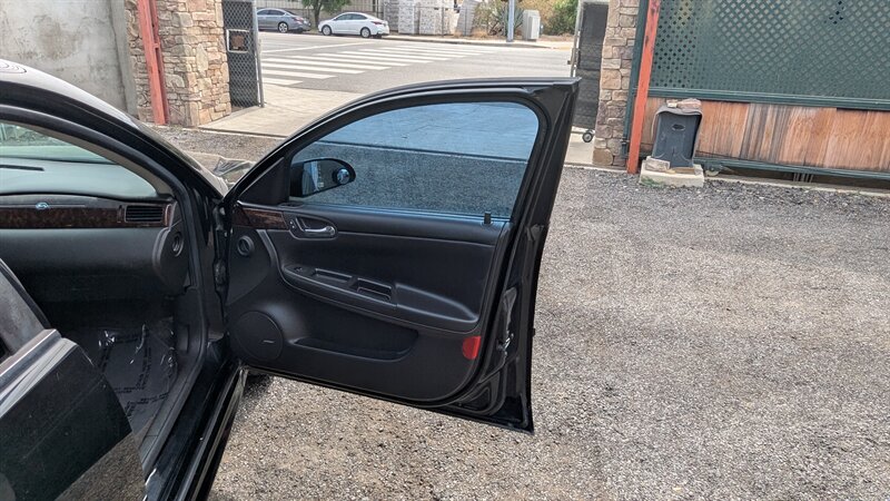 2014 Chevrolet Impala Limited LTZ Fleet - Photo 25 - Canyon Country, CA 91351