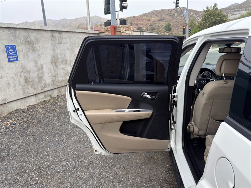 2015 Dodge Journey American Value Package - Photo 23 - Canyon Country, CA 91351